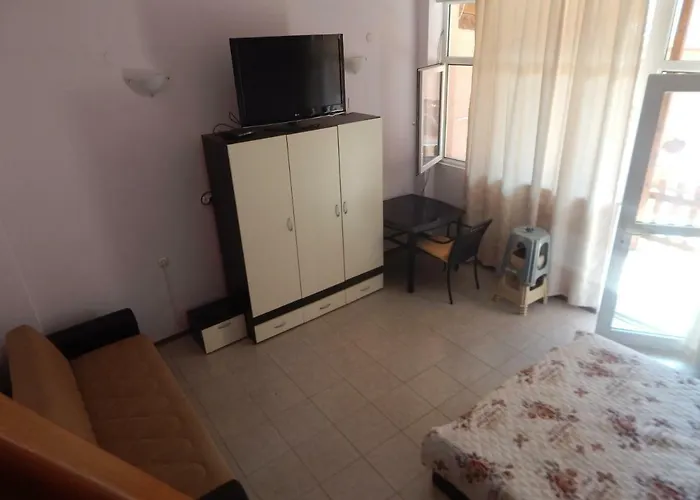 Dunav Str. * ラヴダ