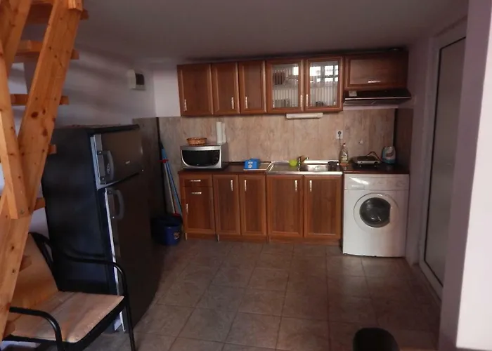 Dunav Str. * ラヴダ